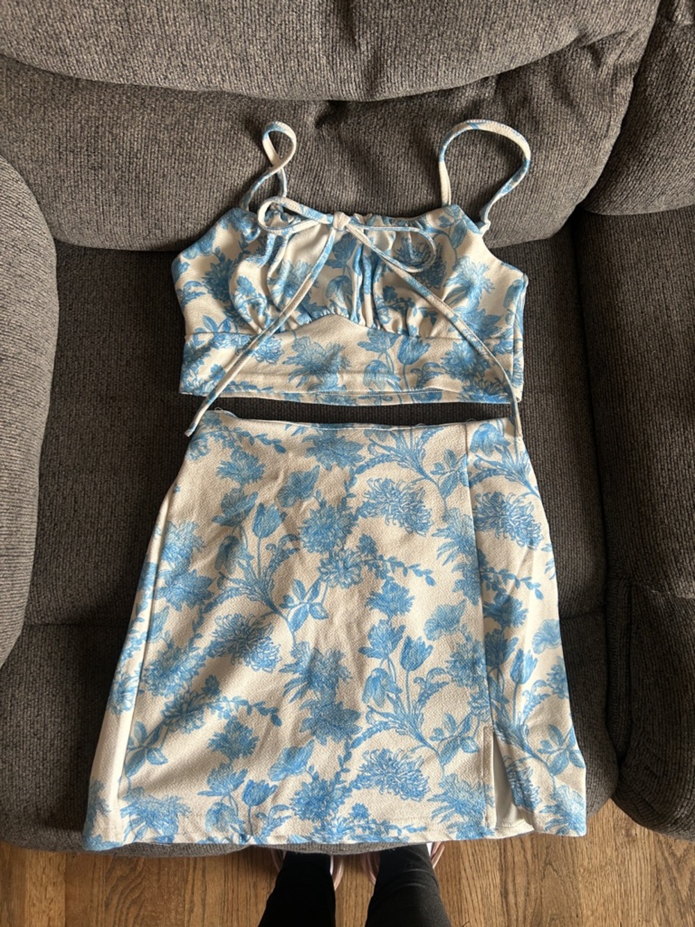 🌸3 for $15🌸 (read description) Cute White and Blue Floral 2-Piece Set